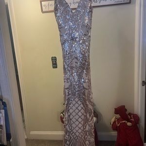 Prom dress worn once. Tailored to 5’6, size small